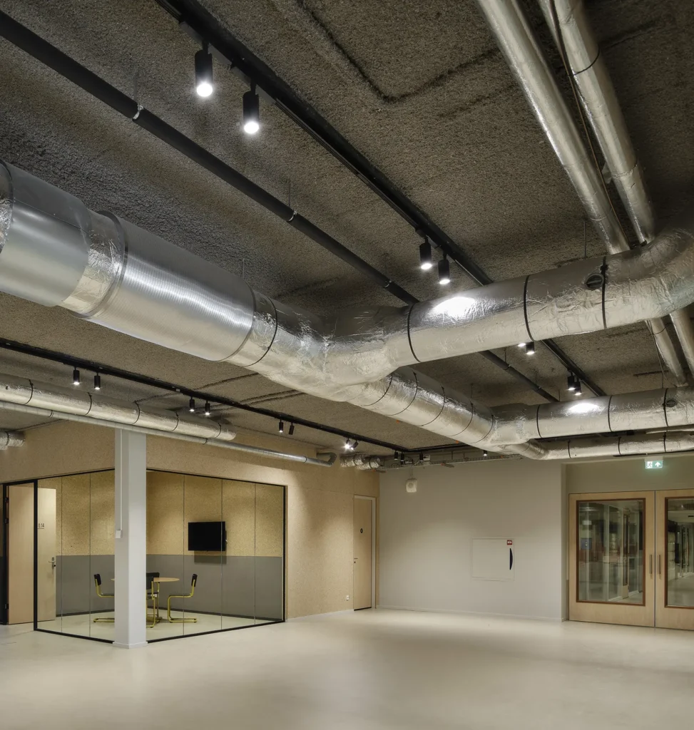 Hoe licht bijdraagt aan een moderne leeromgeving op het Varendonck College