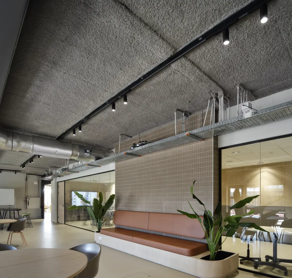 Hoe licht bijdraagt aan een moderne leeromgeving op het Varendonck College