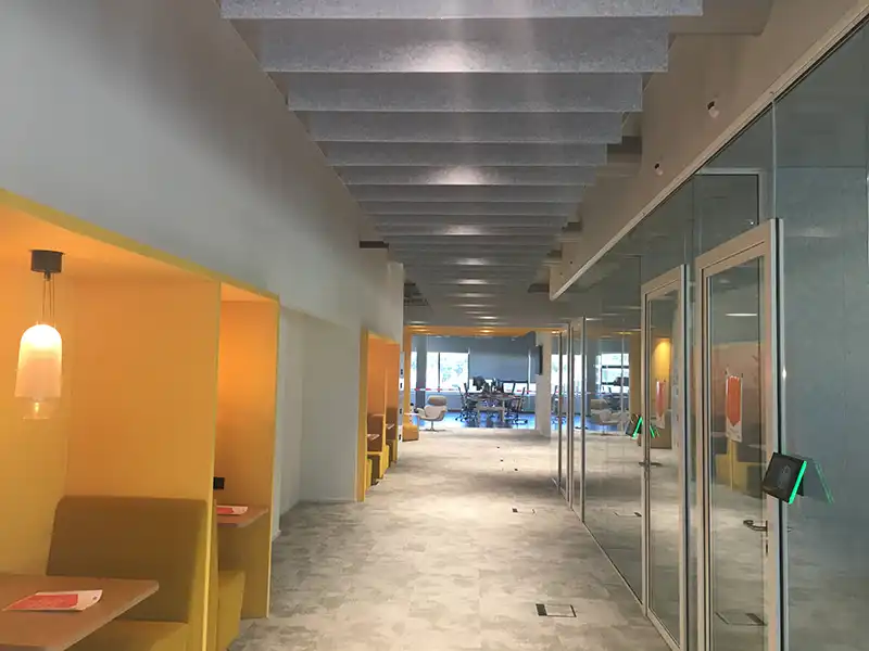 In Amstelveen heeft HP begin 2020 een vernieuwde kantoorlocatie in gebruik genomen. Het bestaande gebouw aan de Krijgsman is voorafgaand aan de verhuizing duurzaam opgewaardeerd en voldoet aan het BREEAM In-Use niveau Excellent.